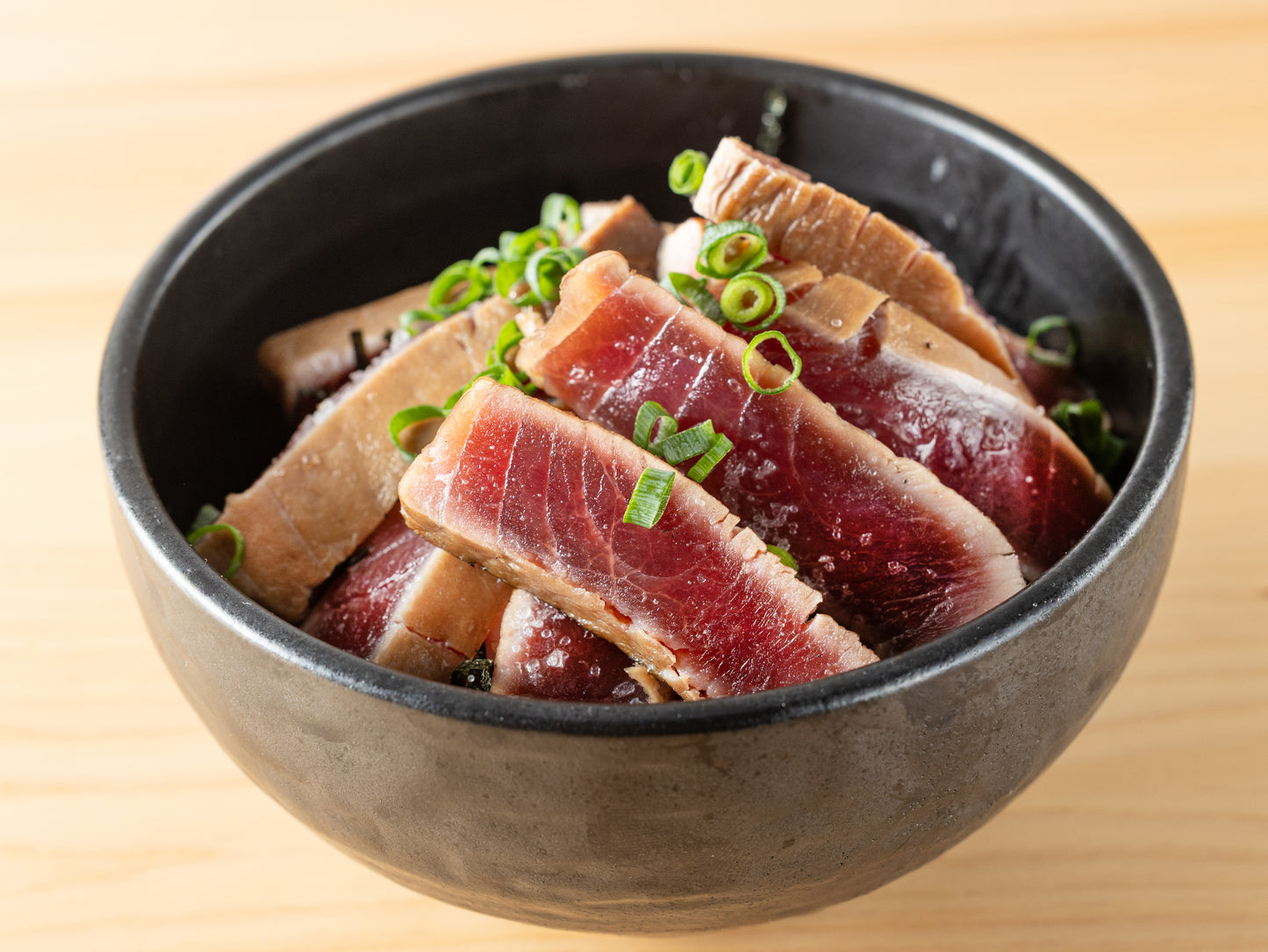 メバチマグロの赤身の藁焼き